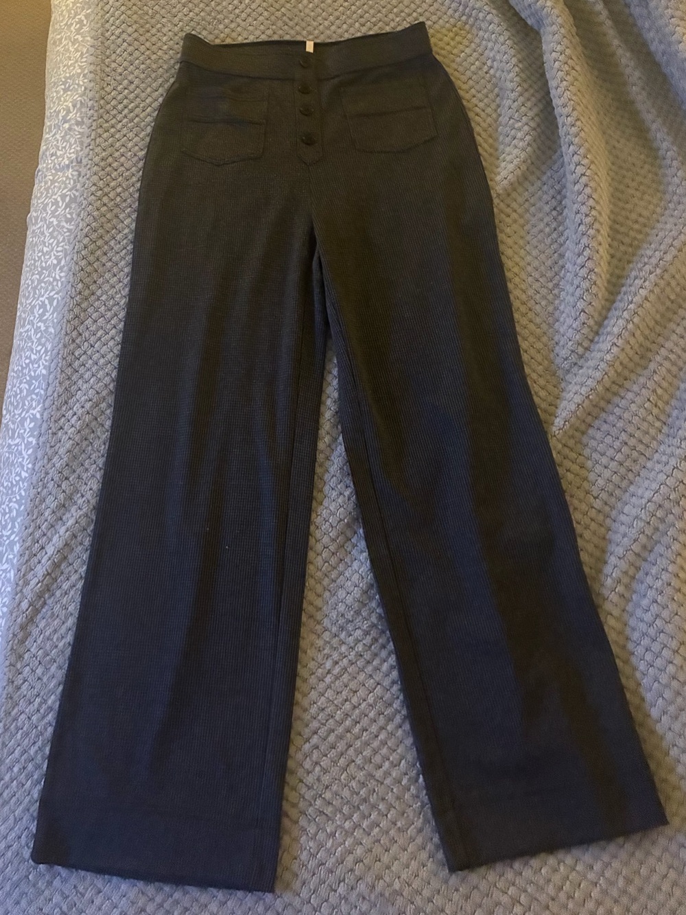 HALARA Gray Knit High-Rise Pants - NEW - size medium